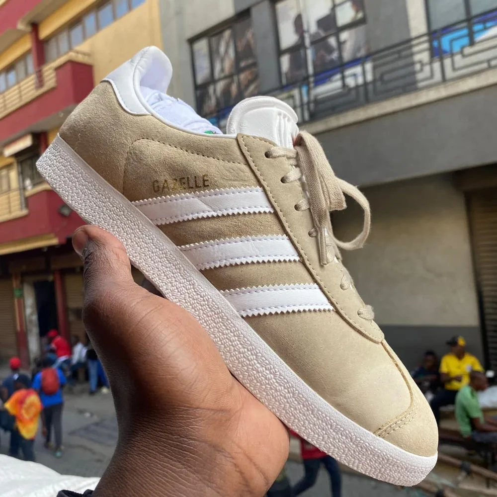 Adidas Adidas Gazelle Beige White — Beige / White