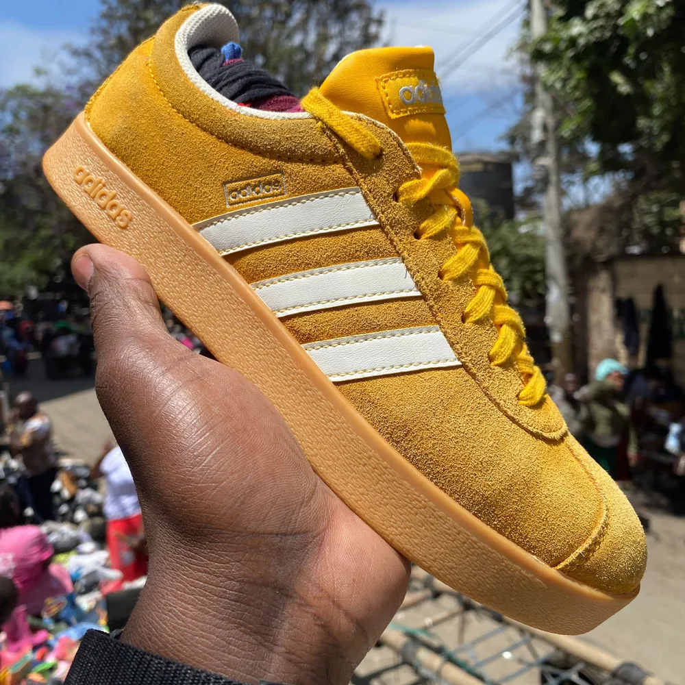Adidas Adidas Yellow Suede Three-Stripe — Yellow / White / Gum