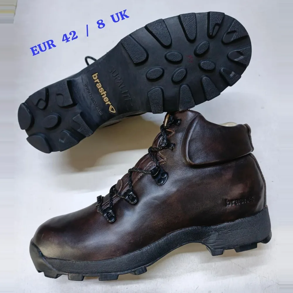 Brasher Brasher Brown Leather Hiking Boot — Dark Brown
