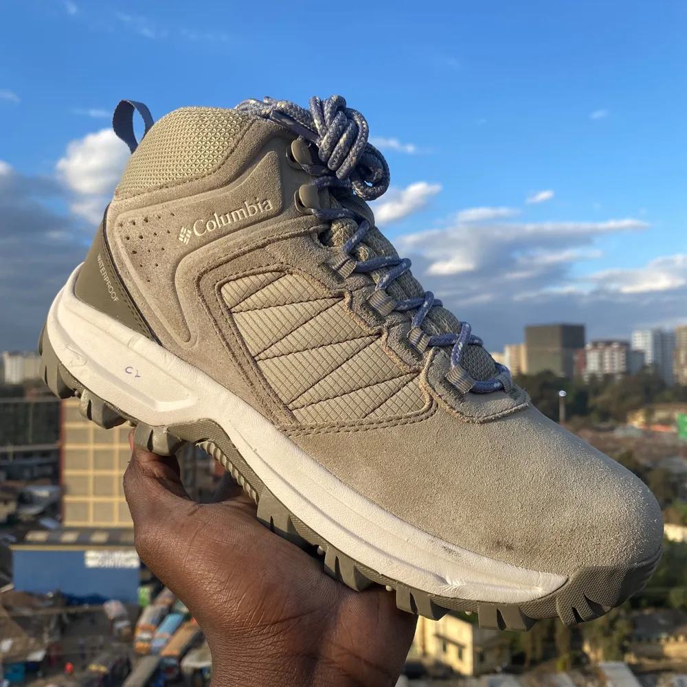 Columbia Columbia Beige Mid Hiker — Beige / White