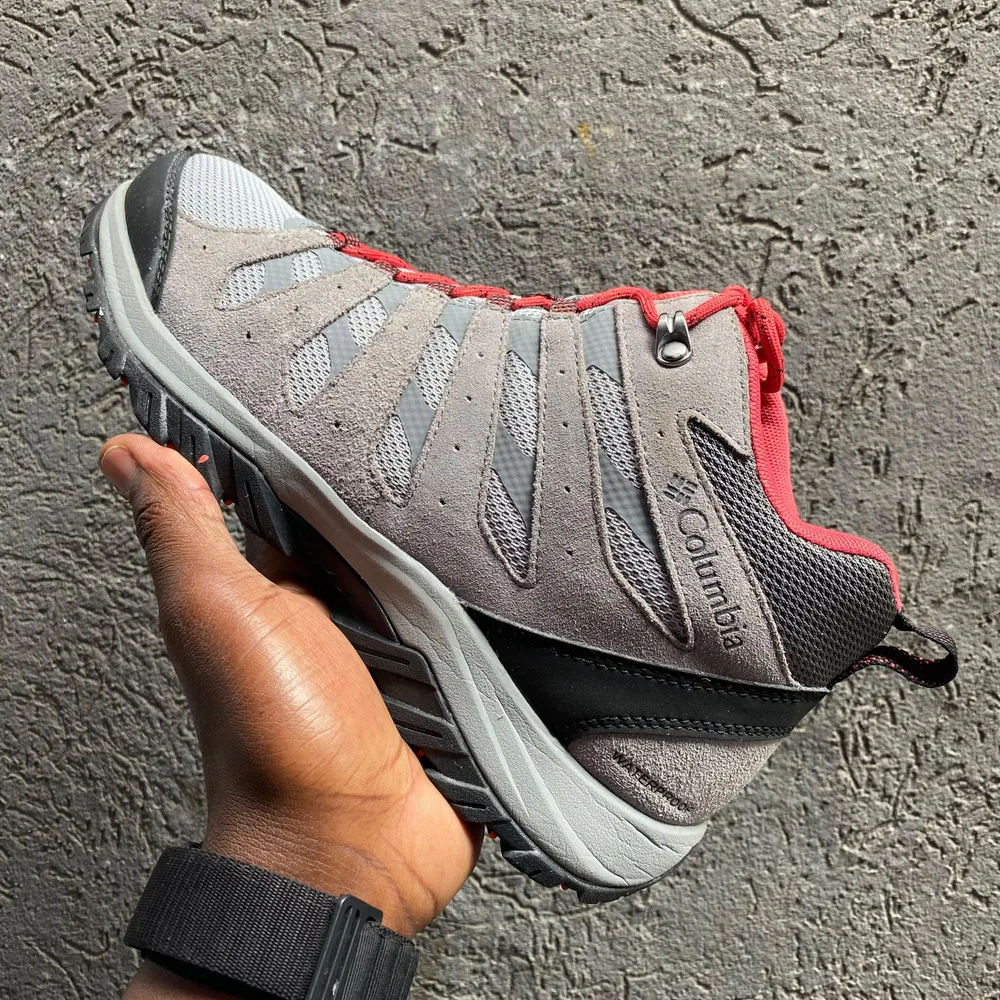 Columbia Columbia Grey Hiking Shoe — Grey / Black / Red