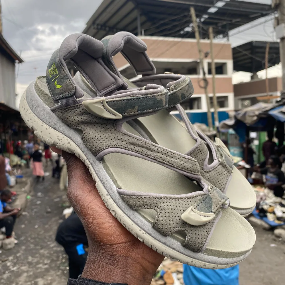 Dr. Scholl's Dr. Scholl's Grey Camo Sandal — Grey / Camo