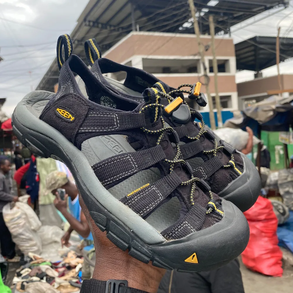 KEEN KEEN Newport H2 Black — Black / Yellow