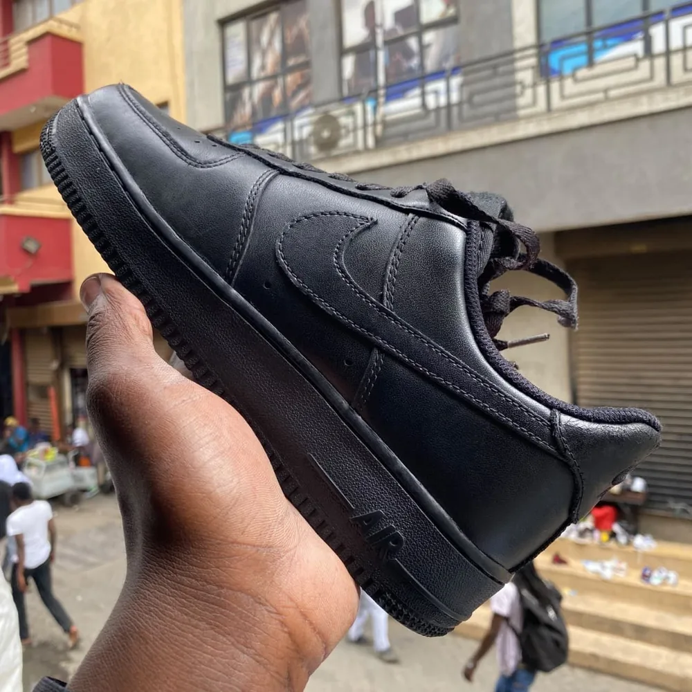 Nike Nike Air Force 1 Triple Black — Black