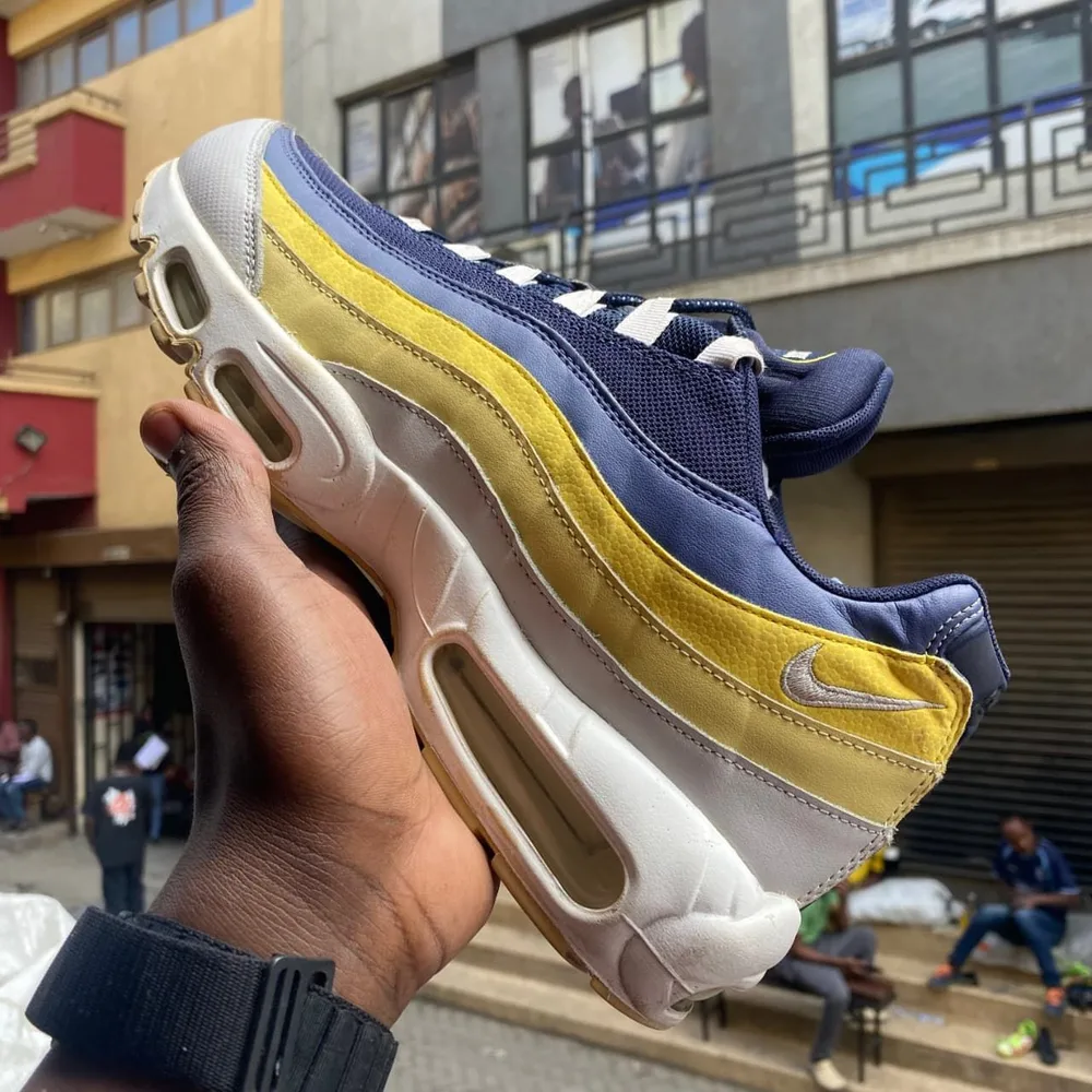 Nike Nike Air Max 95 Navy Yellow — Navy / Yellow / White