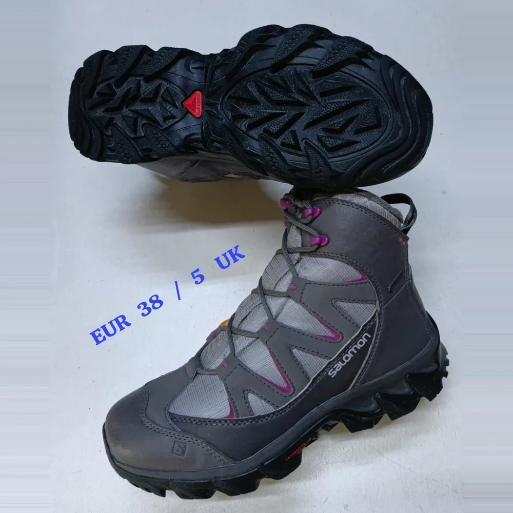 Salomon Salomon Grey Pink Hiking Boot — Grey / Pink