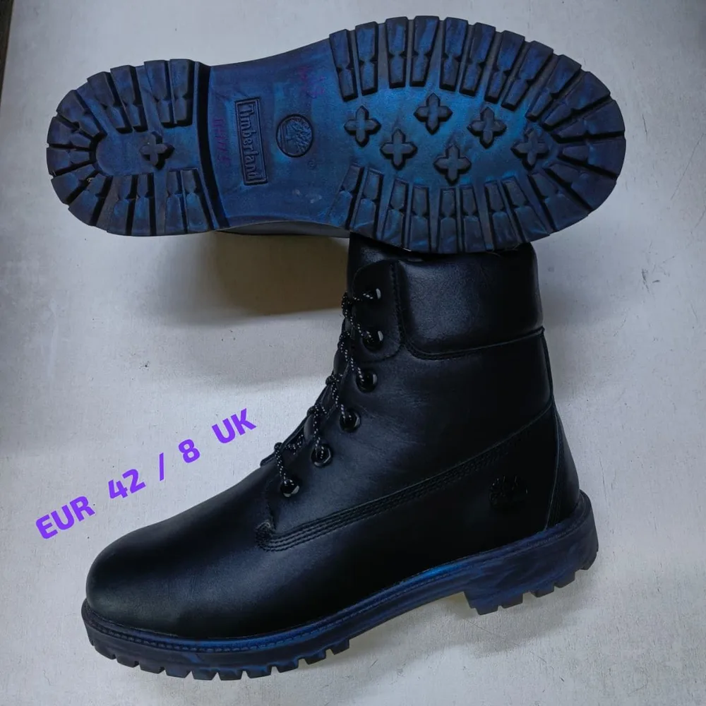 Timberland Timberland Black Leather 6-Inch Boot — Black / Navy